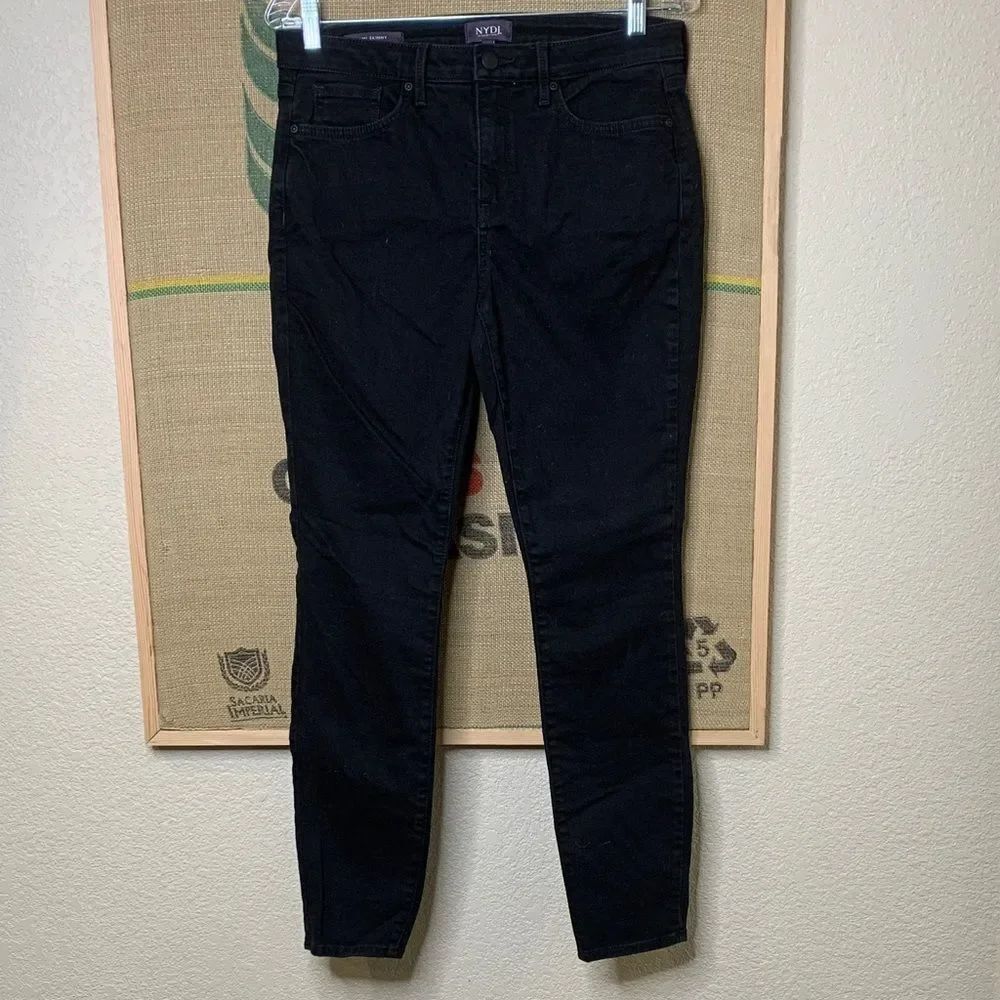 NYDJ AMI SKINNY, Black Jeans with Lift and Tuck technology